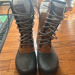 The North Face Women's Black and Brown Winter Boots
